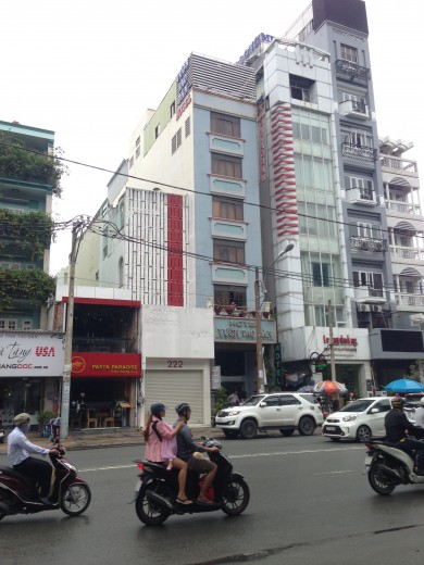 Bán gấp nhà mặt tiền đường Nguyễn Thái Bình góc Phó Đức Chính Quận 1