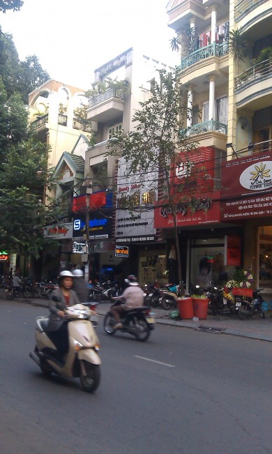 Bán nhà mặt tiền đường Nguyễn Thái Bình Quận 1