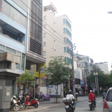 Bán nhà mặt tiền đường Trần Quang Khải ngay Hai Bà Trưng Quận 1